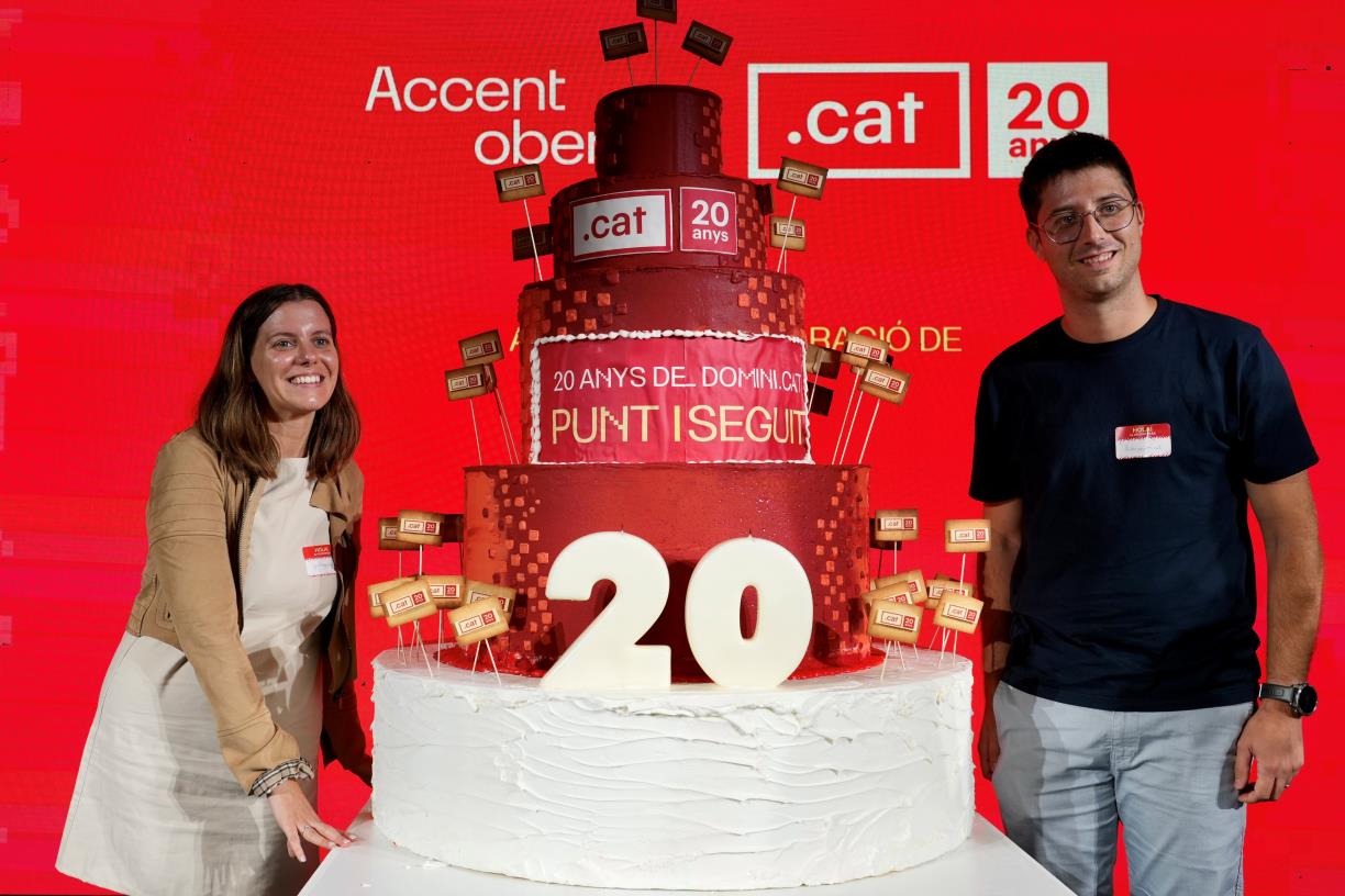 El domini .cat bufa les espelmes dels 20 anys: “El català té molts problemes, però en digital és un canó”. ACN