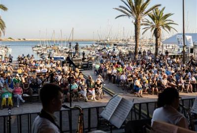 El FIMPT celebra 45 anys convertint Vilanova i la Geltrú en la capital de les músiques d'arrel. Ajuntament de Vilanova