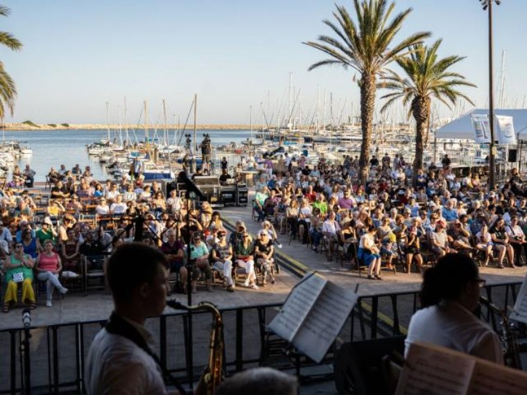 El FIMPT celebra 45 anys convertint Vilanova i la Geltrú en la capital de les músiques d'arrel. Ajuntament de Vilanova