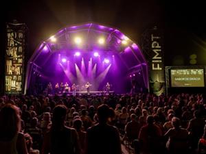 El FIMPT tanca la 45a edició consolidat com a referent de la música d'arrel amb una gran resposta del públic. Ajuntament de Vilanova