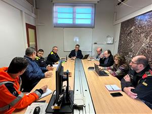 El fort vent obliga a ajornar l’Arribada del Rei Carnestoltes a Vilafranca i genera una quarantena d’incidències a la ciutat. Ajuntament de Vilafranca