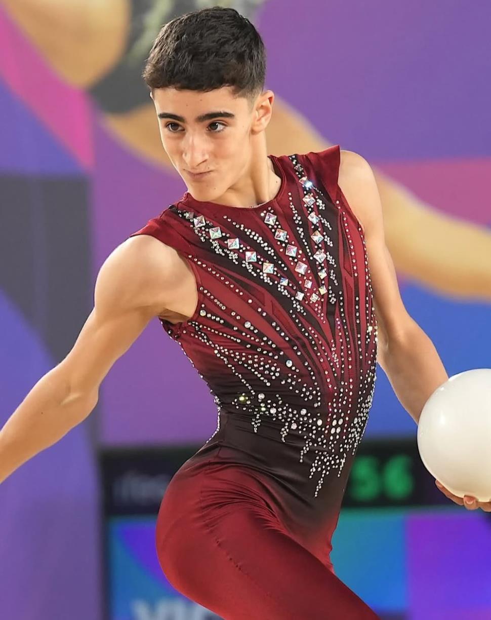 El gimnasta vilafranquí Víctor Sierra. Eix