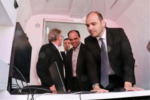 El Govern desplega oficines mòbils d'atenció ciutadana per apropar els tràmits públics a 200 municipis. ACN