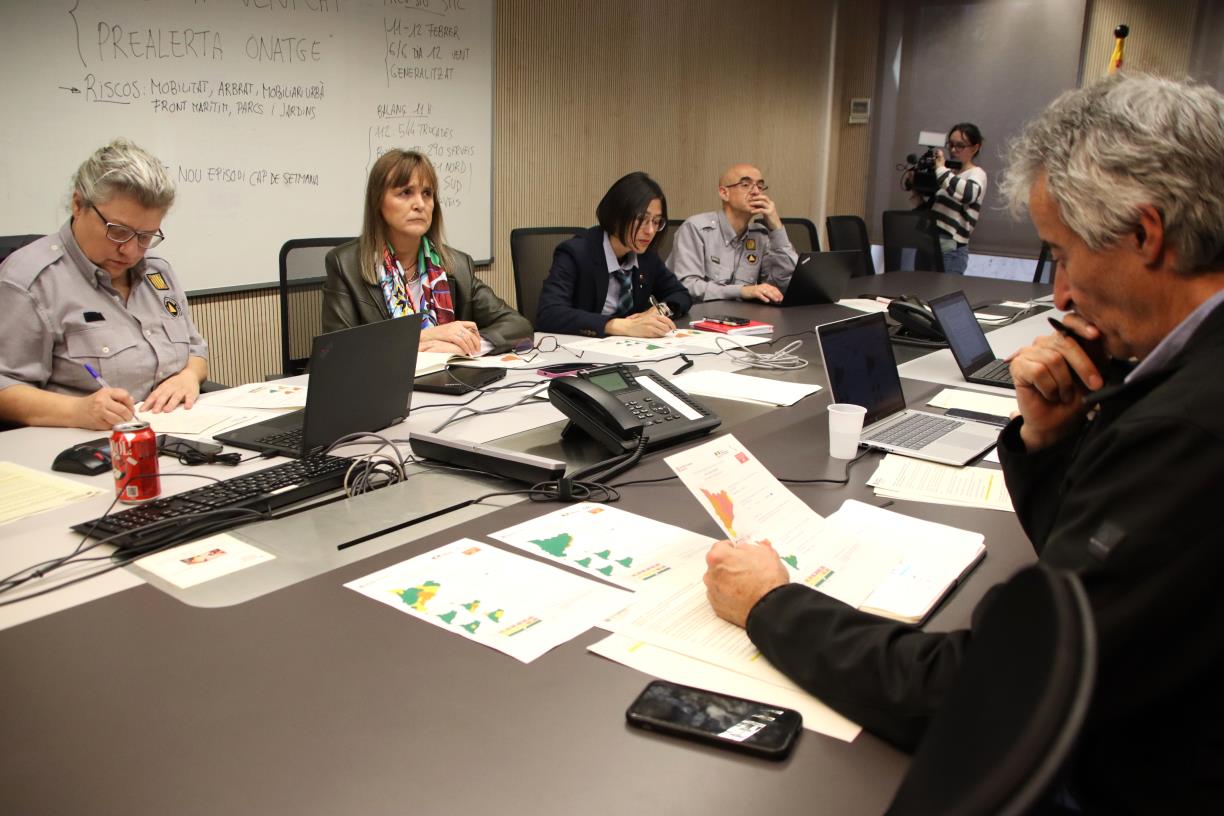 El Govern suspèn l'activitat educativa, universitària i esportiva aquest dijous i també la sanitària no urgent. ACN