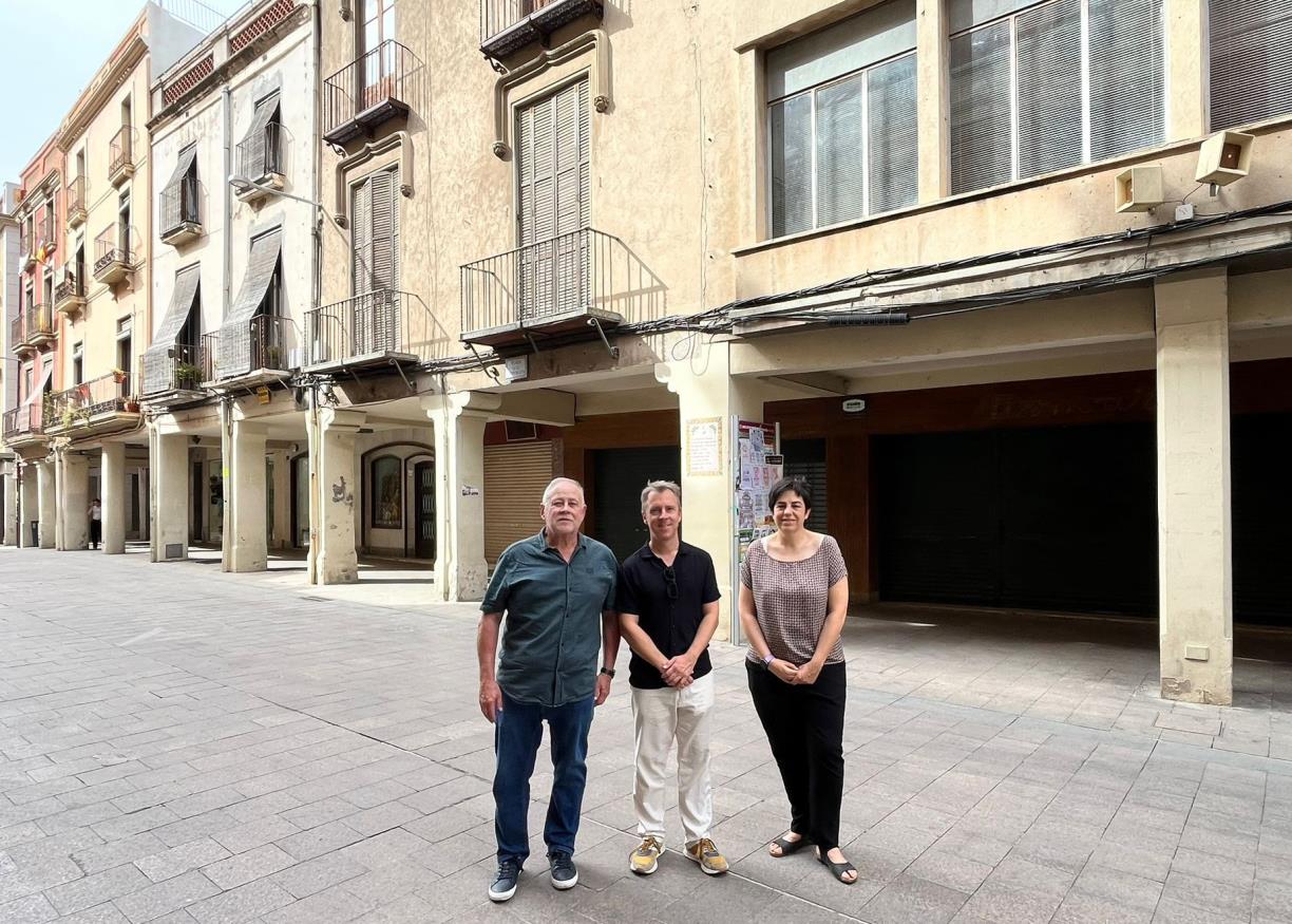 El grup municipal d’ERC-100xCent Vilafranca ha denunciat el retard acumulat en la publicació . Eix