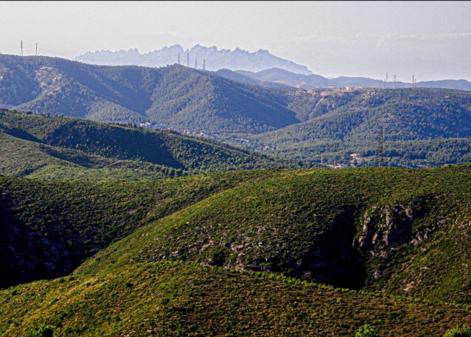 El Massís del Garraf: un patrimoni natural, geològic i cultural que justifica la seva declaració com a parc natural. APMA