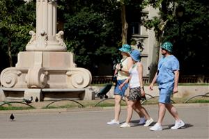 El Meteocat emet avisos de perill per una nova onada de calor entre diumenge i com a mínim dimecres. ACN