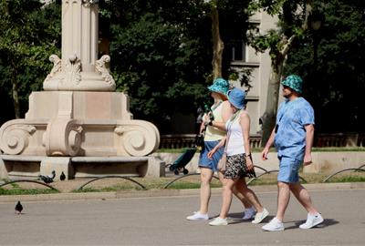 El Meteocat emet avisos de perill per una nova onada de calor entre diumenge i com a mínim dimecres. ACN