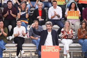 El ministre de Cultura, Ernest Urtasun, intervé a l’acte de presentació del Front Ampli a Madrid . ACN / Javier Barbancho