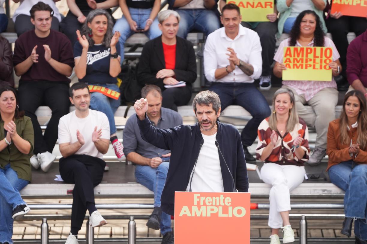 El ministre de Cultura, Ernest Urtasun, intervé a l’acte de presentació del Front Ampli a Madrid . ACN / Javier Barbancho
