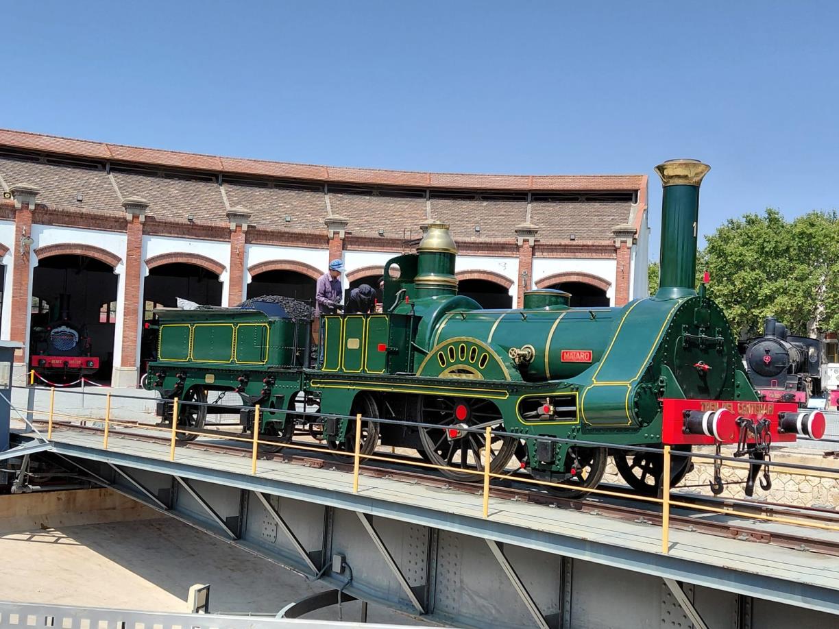 El Museu del Ferrocarril recupera la locomotora 'Mataró' després d'una restauració integral. Laura Josende
