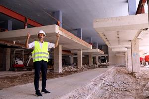 El nou mercat municipal d'Igualada obrirà portes el setembre de 2027 amb una vintena de parades. ACN
