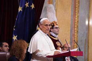 El papa Lleó XIV pronuncia el seu discurs al Congrés. ACN / Javier Barbancho