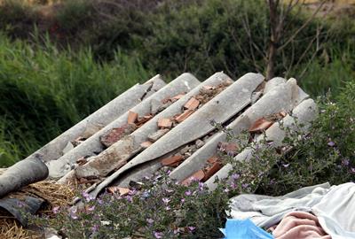 El Penedès té encara més de 4.100 teulades d‘uralita . ACN