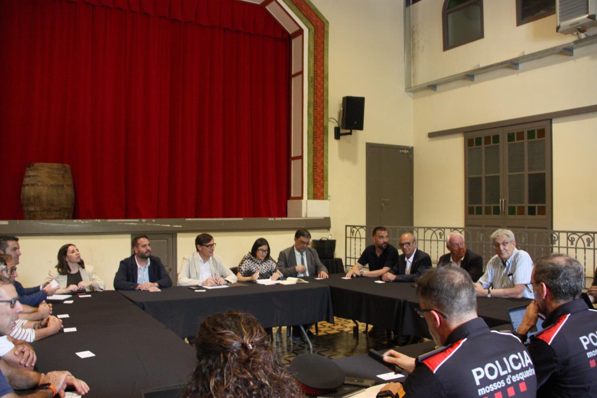 El president de la Generalitat, Salvador Illa, presideix la taula de trobada amb alcaldes i cossos de seguretat  . ACN