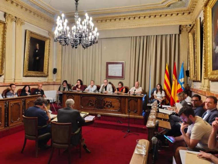 El pressupost del 2027 encén el debat polític a Vilanova en un Ple marcat pel clima preelectoral. Ajuntament de Vilanova