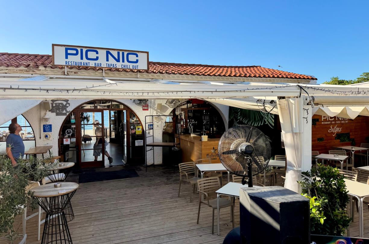 El restaurant PicNic de Sitges tanca per ordre de l'Estat i diumenge servirà els últims àpats. ACN