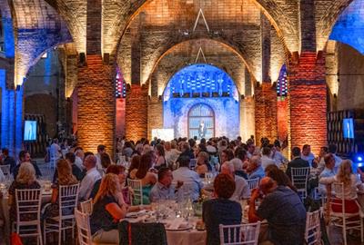 El Sopar Solidari MusicVeu tornarà a omplir el Celler Codorníu per donar suport a l’autisme. EIX