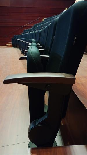 El Teatre Àngel Guimerà estrena noves butaques i millores d’accessibilitat i seguretat. Ajuntament del Vendrell
