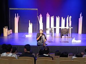 El Teatre Municipal La Bòbila impulsa un projecte d’arts escèniques i educació per a joves