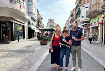 El Vendrell impulsa una campanya amb el comerç local per repartir ulleres per a l’eclipsi solar. Ajuntament del Vendrell