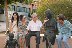 El Vendrell instal·la el primer grup escultòric ornamental a Coma-ruga, a la deu d’aigües termals. Ajuntament del Vendrell