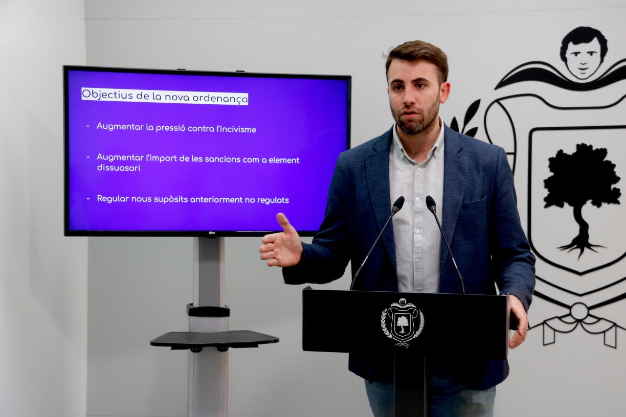 El Vendrell multarà amb fins a 3.000 euros la prostitució a la via pública o qui dipositi deixalles fora els contenidors. ACN