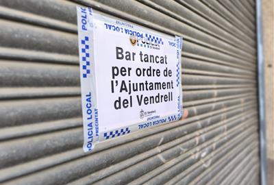 El Vendrell tanca dos locals del Camí dels Molins després d’anys d’incidències i reforça la vigilància a la zona. Ajuntament del Vendrell