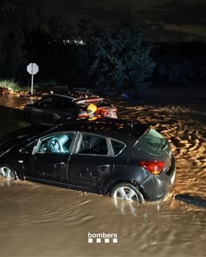 Els Bombers rescaten diversos conductors atrapats per l'aigua a Granollers i Canovelles. Bombers