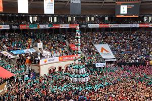Els Castellers de Vilafranca comencen exhibint múscul i lideren el Concurs de Castells amb el 3d10fm. ACN
