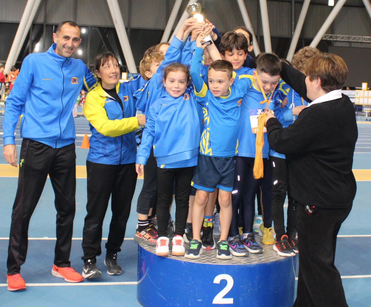 Els joves atletes del Club Atletisme Vilafranca. Eix
