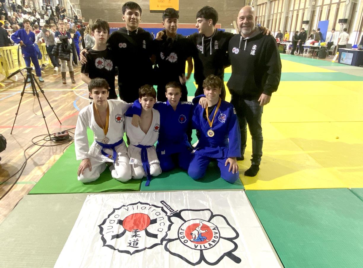 Els judokes de l'Escola de Judo Vilafranca - Vilanova. Eix