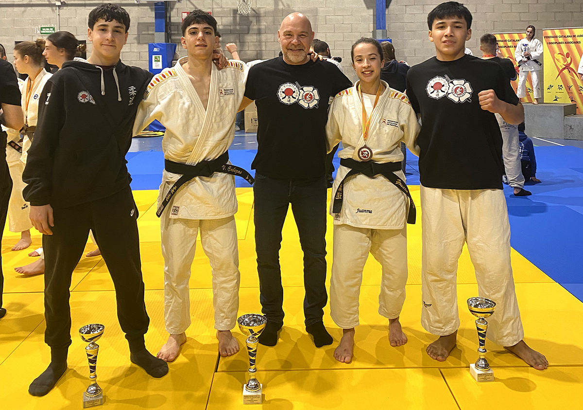 Els judoques de l'Escola de Judo Vilafranca - Vilanova. Eix