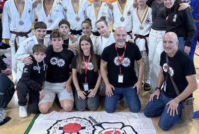 Els judoques del Vilafranca-Vilanova al Pavelló Municipal del Vendrell. Eix