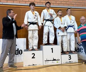 Els judoques del Vilafranca-Vilanova al Pavelló Municipal del Vendrell