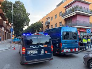 Els Mossos desmantellen un punt de venda de droga ocult en un supermercat de Sant Pere de Ribes i detenen un home