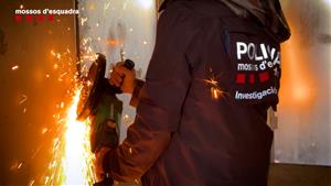 Els Mossos detenen tres homes per receptació de catalitzadors sostrets arreu de Catalunya