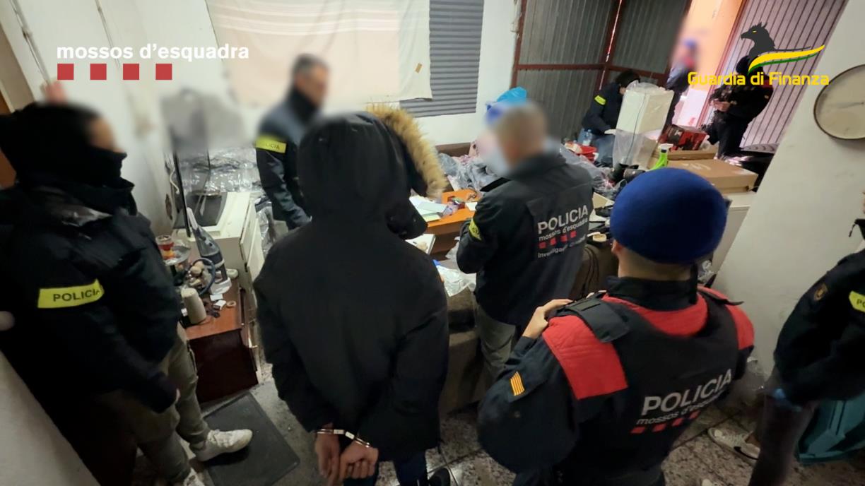 Els Mossos i la Guardia di Finanza desmantellen una xarxa transnacional de tràfic d’haixix amb connexions al Penedès. Mossos d'Esquadra