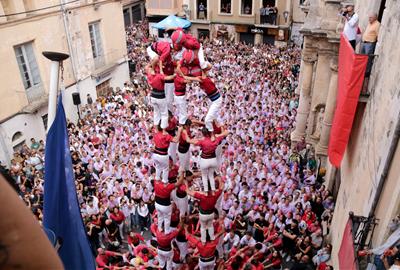 Els Nens del Vendrell repeteixen l'excel·lent actuació del Concurs en la diada de Santa Teresa del seu centenari. ACN