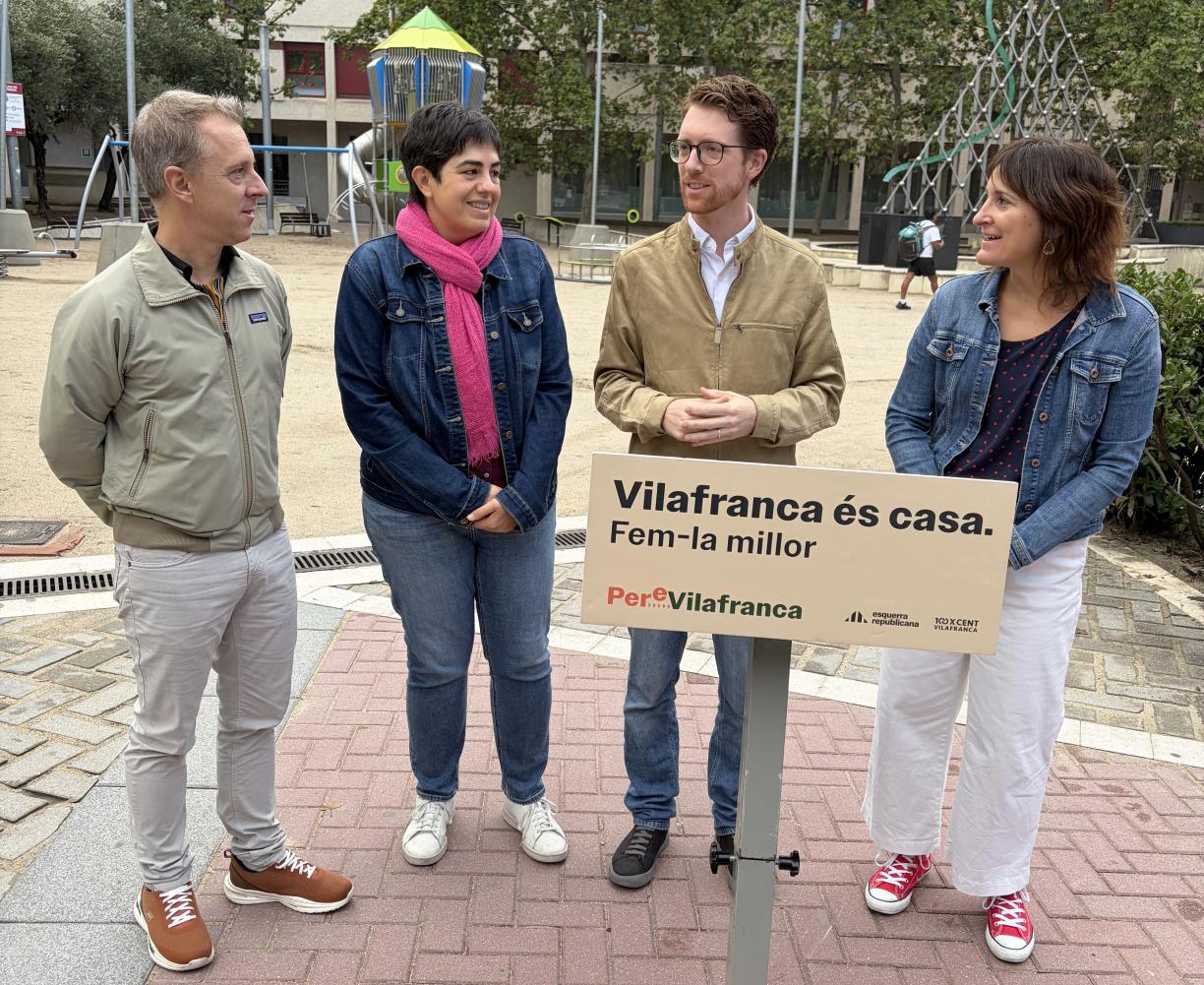 Els regidors d'ERC Vilafranca en roda de premsa . Eix