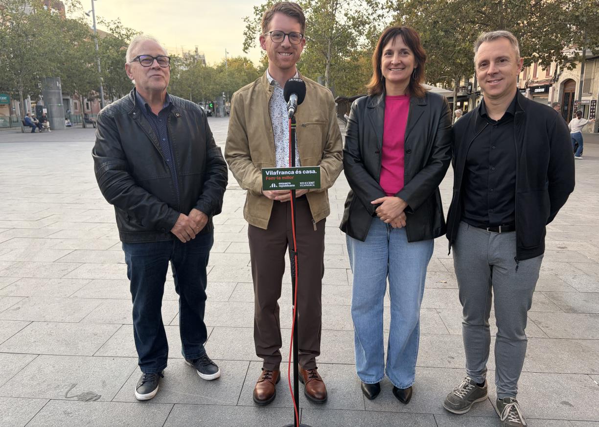 Els regidors d'ERC Vilafranca en roda de premsa . Eix