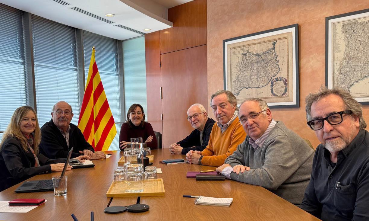 Els representants de Pro Vegueria Penedès amb els responsables del Departament de Territori de la Generalitat. Eix