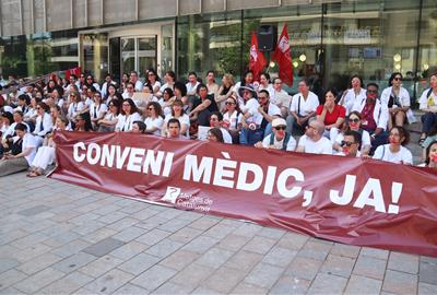Els sindicats mèdics acorden iniciar la vaga indefinida de facultatius el 28 d'octubre. ACN