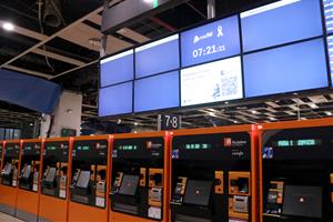 Els trens Rodalies segueixen sense circular a primera hora del matí i Renfe recomana utilitzar transport alternatiu. ACN