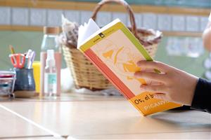 Els vals escolars es poden bescanviar en una botiga adherida fins al 30 de novembre. Departament d'Educació i FP
