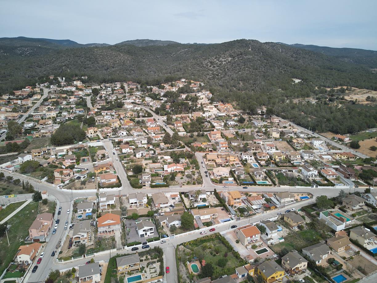 Els veïns del Papagai porten el conflicte urbanístic amb Sant Jaume dels Domenys a l’Oficina Antifrau de Catalunya. Plataforma El Papagai