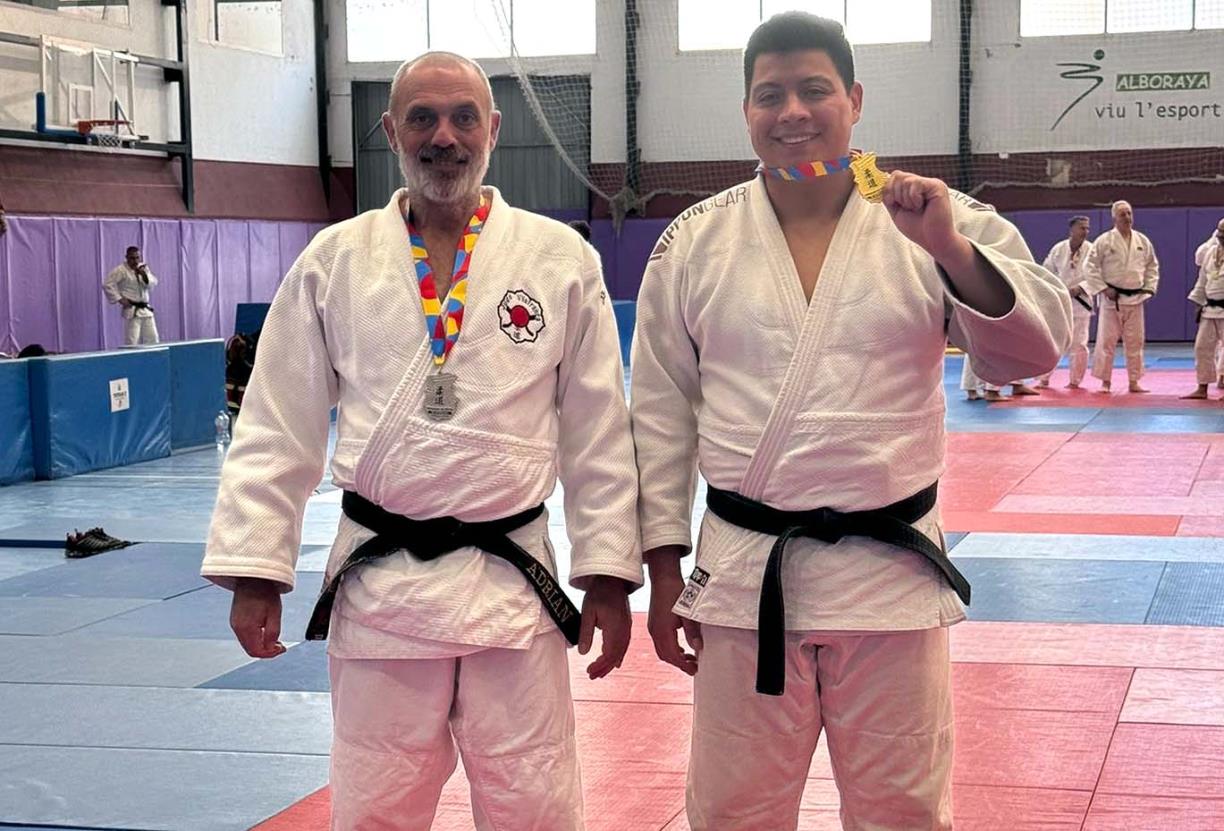 Emmanuel Salazar i Adrián Marín. Eix