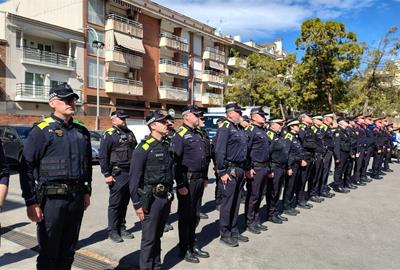 Emotiu minut de silenci a la prefectura de la Policia Local en record de Sebastià Rodríguez. Ajuntament de Vilanova