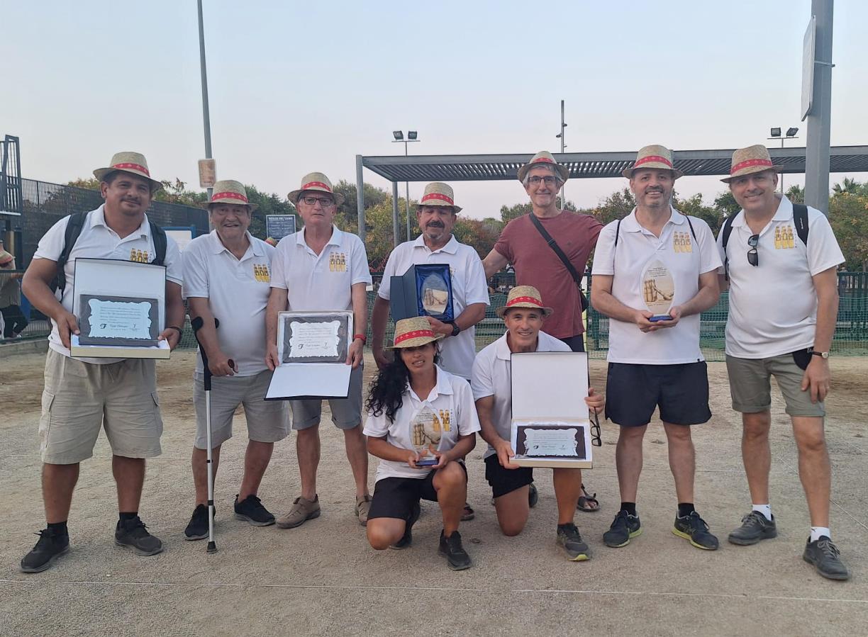 Entrega de premis de la Tirada de Bitlles Catalanes de la Festa Major de Vilanova. Eix