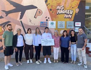 Entrega del premi al millor projecte social per a gent gran . Eix
